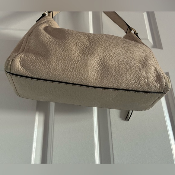 Kate Spade New York Cream Leather Cobble Hill Toddy Shoulder Bag - Picture 8 of 16